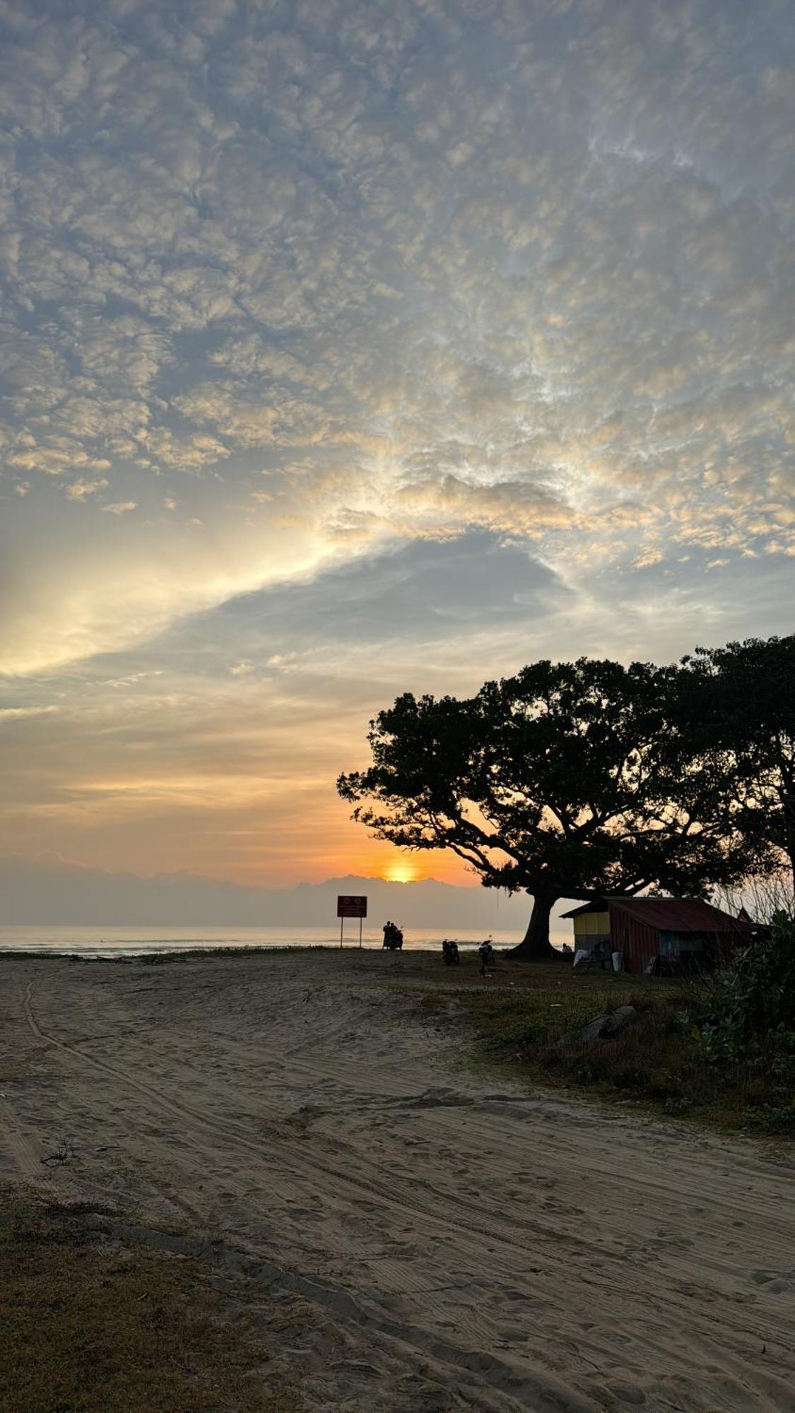 Rayyaz Inn Kuala Terengganu Zewnętrze zdjęcie